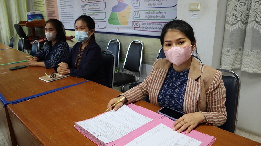 ผู้ตรวจราชการกรมการพัฒนาชุมชน เพิ่มประสิทธิภาพงานกองทุนพัฒนาบทบาทสตรีจังหวัดนครพนม 