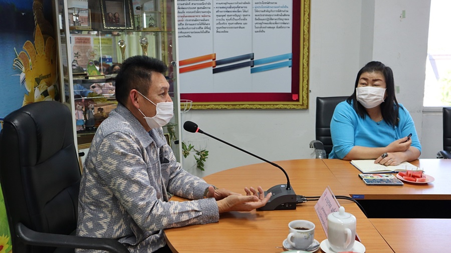 ผู้ตรวจราชการกรมการพัฒนาชุมชน เพิ่มประสิทธิภาพงานกองทุนพัฒนาบทบาทสตรีจังหวัดนครพนม 