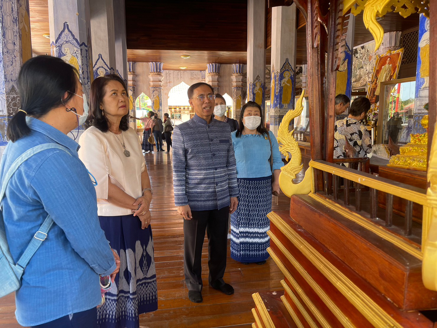 ผู้ว่าราชการจังหวัดนครพนม ตรวจเยี่ยมให้กำลังใจ และให้แนวทางการพัฒนาสู่ความยั่งยืน แก่กลุ่มเป้าหมายการดำเนินโครงการสืบสานพระราชปณิธาน นาหว้าโมเดล ในโอกาสครบรอบ 50 ปี โครงการศิลปาชีพ