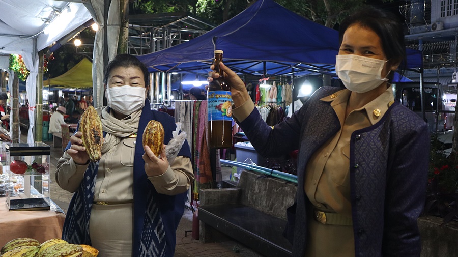 OTOP นครพนม ยกทัพรับลมหนาว ในงาน “ร้อยหลาก พรรณราย ผ้าไทยนครพนม” 2022 – 2023