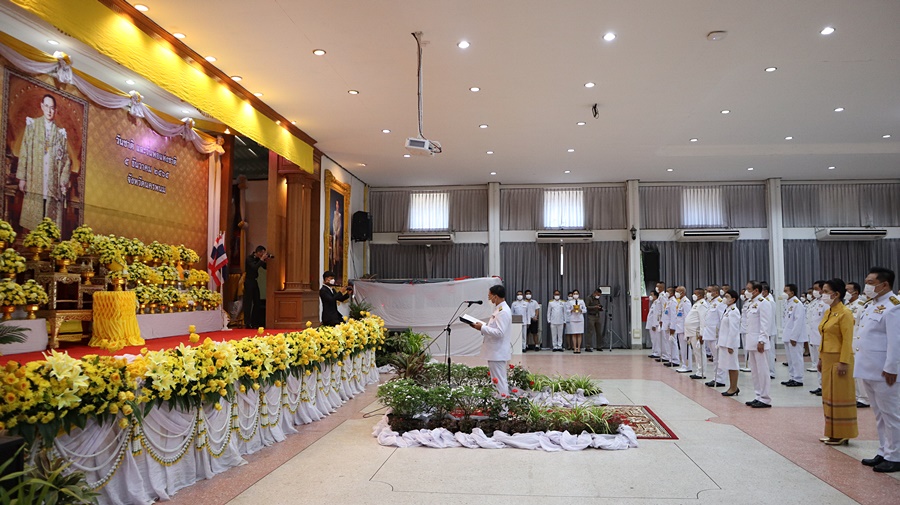 พสกนิกรจังหวัดนครพนม พร้อมใจบำเพ็ญกุศลถวายพ่อหลวง ร.9 เนื่องในวันคล้ายวันพระราชสมภพ วันชาติและวันพ่อแห่งชาติ