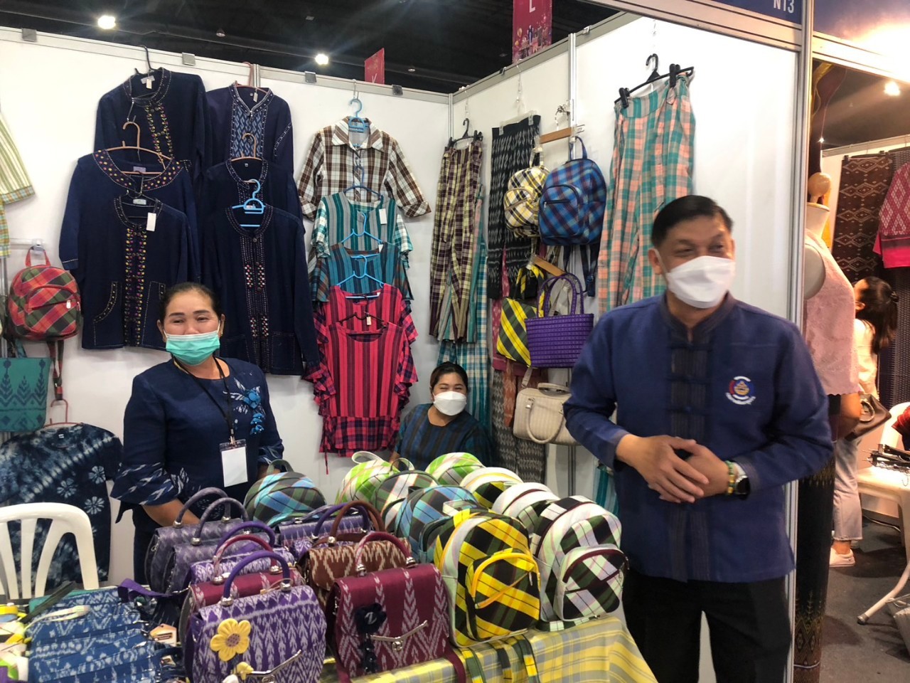 นครพนม ยกทัพผลิตภัณฑ์ OTOP 3 -5 ดาว ร่วมจำหน่ายในงาน OTOP City 2022