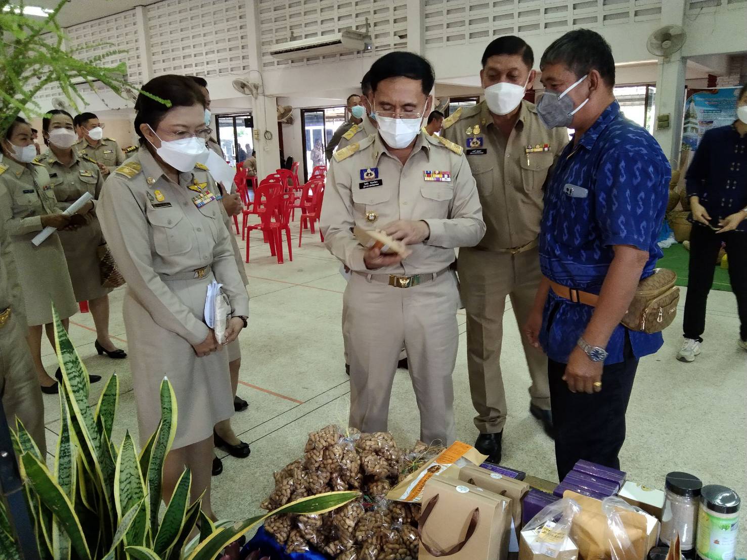 ผู้ว่าราชการจังหวัดนครพนม มอบแนวทางการปฏิบัติราชการและติดตามการดำเนินการขับเคลื่อนนโยบายของรัฐบาล ภารกิจสำคัญของกระทรวง กรม และจังหวัด พื้นที่อำเภอนาแกและอำเภอวังยาง