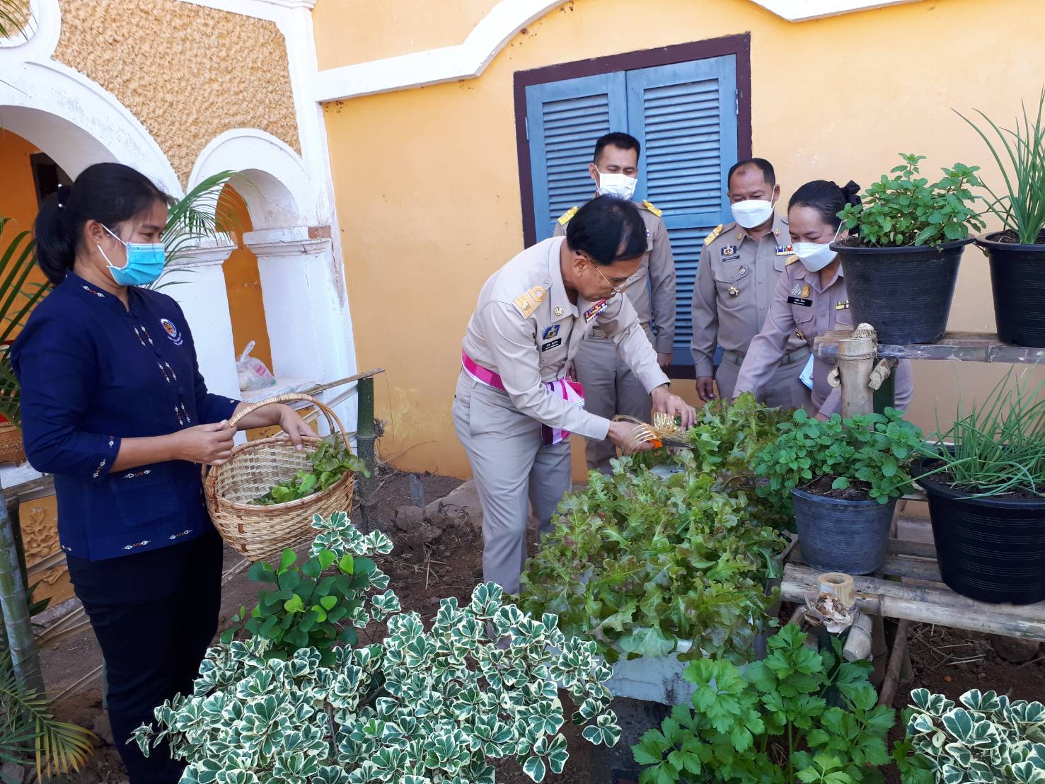 ผู้ว่าราชการจังหวัดนครพนม มอบแนวทางการปฏิบัติราชการและติดตามการดำเนินการขับเคลื่อนนโยบายของรัฐบาล ภารกิจสำคัญของกระทรวง กรม และจังหวัด พื้นที่อำเภอนาแกและอำเภอวังยาง