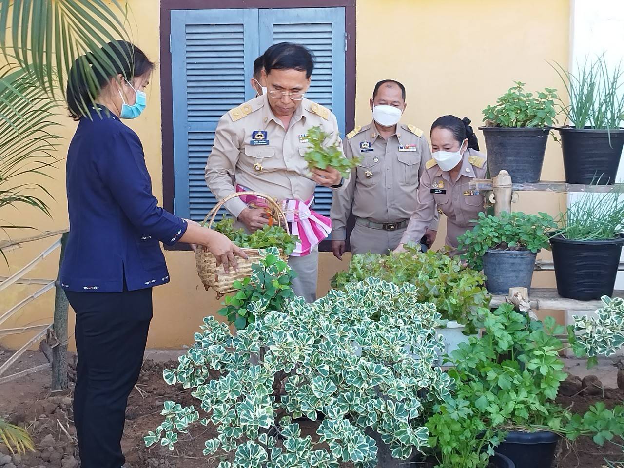 ผู้ว่าราชการจังหวัดนครพนม มอบแนวทางการปฏิบัติราชการและติดตามการดำเนินการขับเคลื่อนนโยบายของรัฐบาล ภารกิจสำคัญของกระทรวง กรม และจังหวัด พื้นที่อำเภอนาแกและอำเภอวังยาง