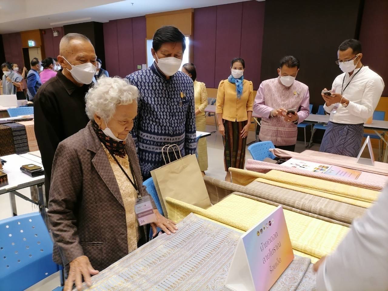 พช.นครพนม ร่วมโครงการพัฒนาศักยภาพผู้ผลิต กิจกรรมประชุมเชิงปฏิบัติการพัฒนาศักยภาพผู้ผลิต ผู้ประกอบการ OTOP