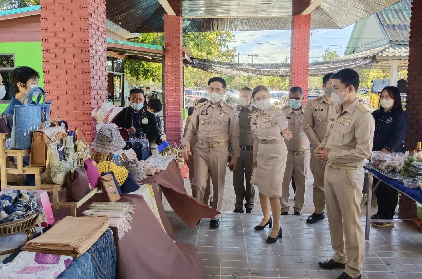 ผู้ว่าราชการจังหวัดนครพนม มอบนโยบายสู่การปฏิบัติราชการและลงพื้นที่ติดตามการขับเคลื่อนงานที่สำคัญ