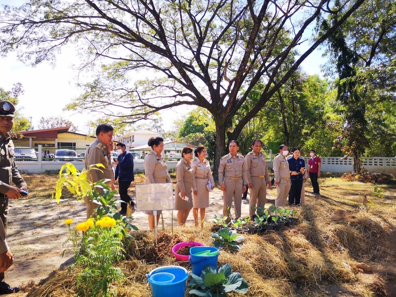 ผู้ว่าราชการจังหวัดนครพนม มอบนโยบายสู่การปฏิบัติราชการและลงพื้นที่ติดตามการขับเคลื่อนงานที่สำคัญ