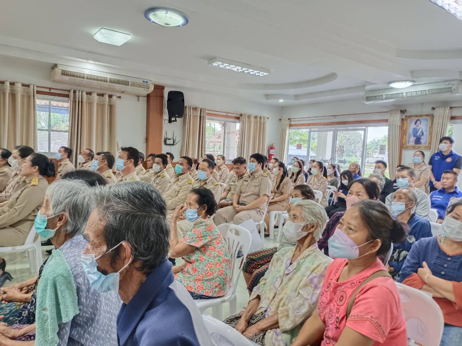 จังหวัดนครพนม จัดกิจกรรมมอบโถสุขภัณฑ์ตามโครงการโถสุขภัณฑ์ปันสุขลุกนั่งปลอดภัย ห่วงใยผู้สูงอายุ พื้นที่อำเภอท่าอุเทน และอำเภอโพนสวรรค์