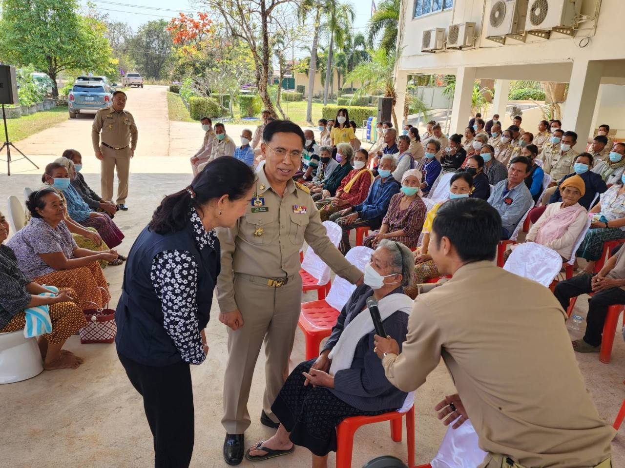 “ผู้ว่าวันชัยฯ ห่วงใยผู้สูงอายุ” นครพนมโถสุขภัณฑ์ปันสุข ลุกนั่งปลอดภัย ห่วงใยผู้สูงอายุ