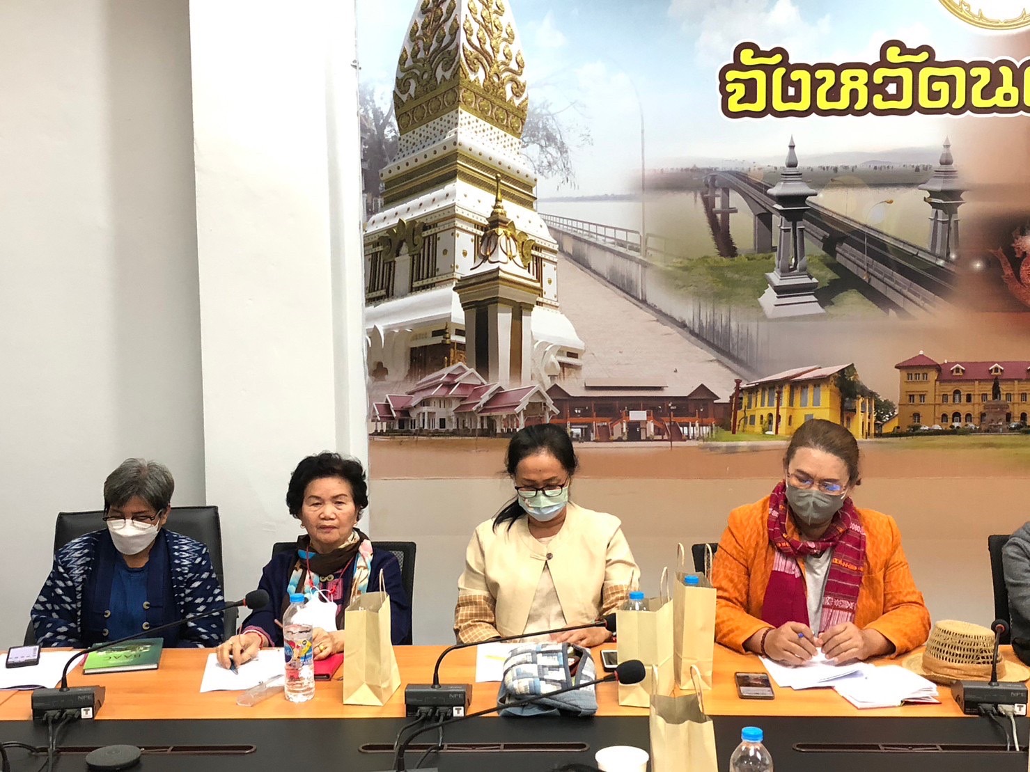 พช.นครพนม จัดประชุมคณะกรรมการเครือข่าย OTOP จังหวัดนครพนม