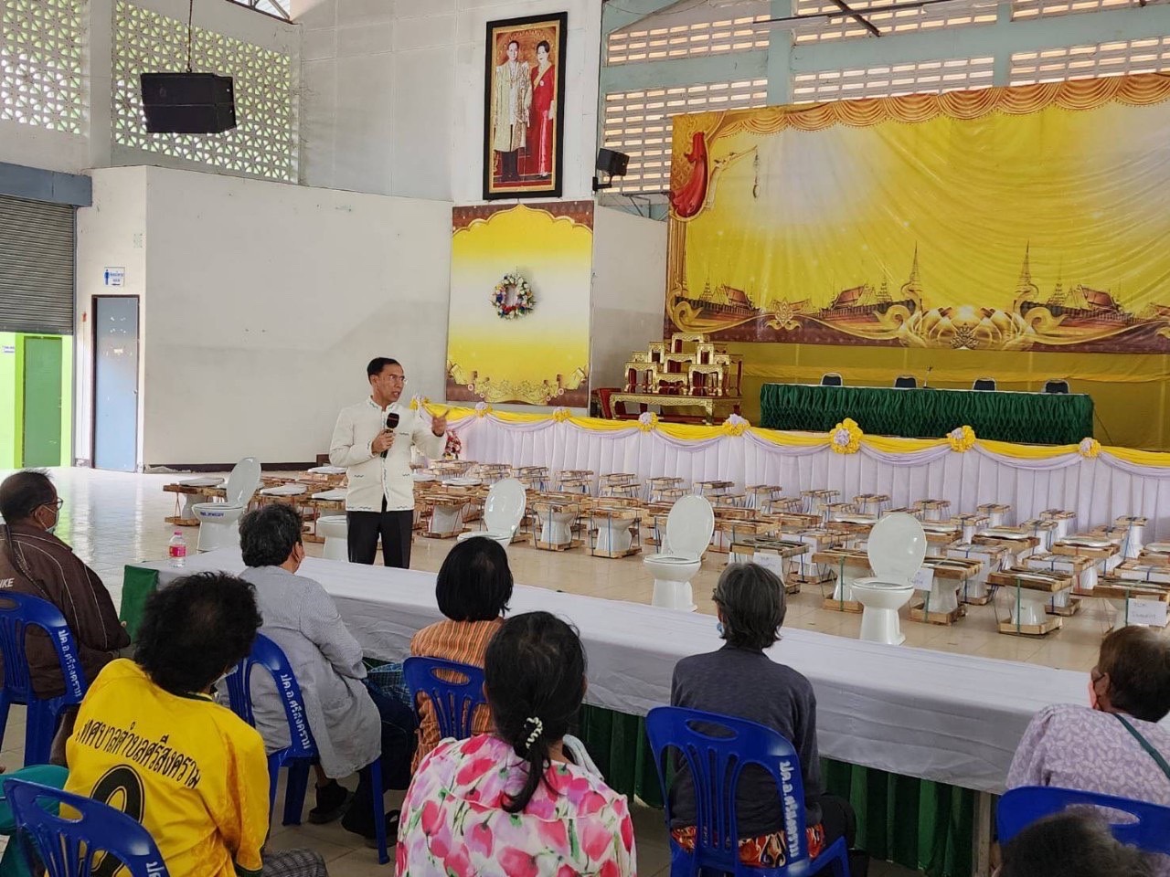 “ผู้ว่าวันชัยฯ ห่วงใยผู้สูงอายุ” นครพนมโถสุขภัณฑ์ปันสุข ลุกนั่งปลอดภัย ห่วงใยผู้สูงอายุ
