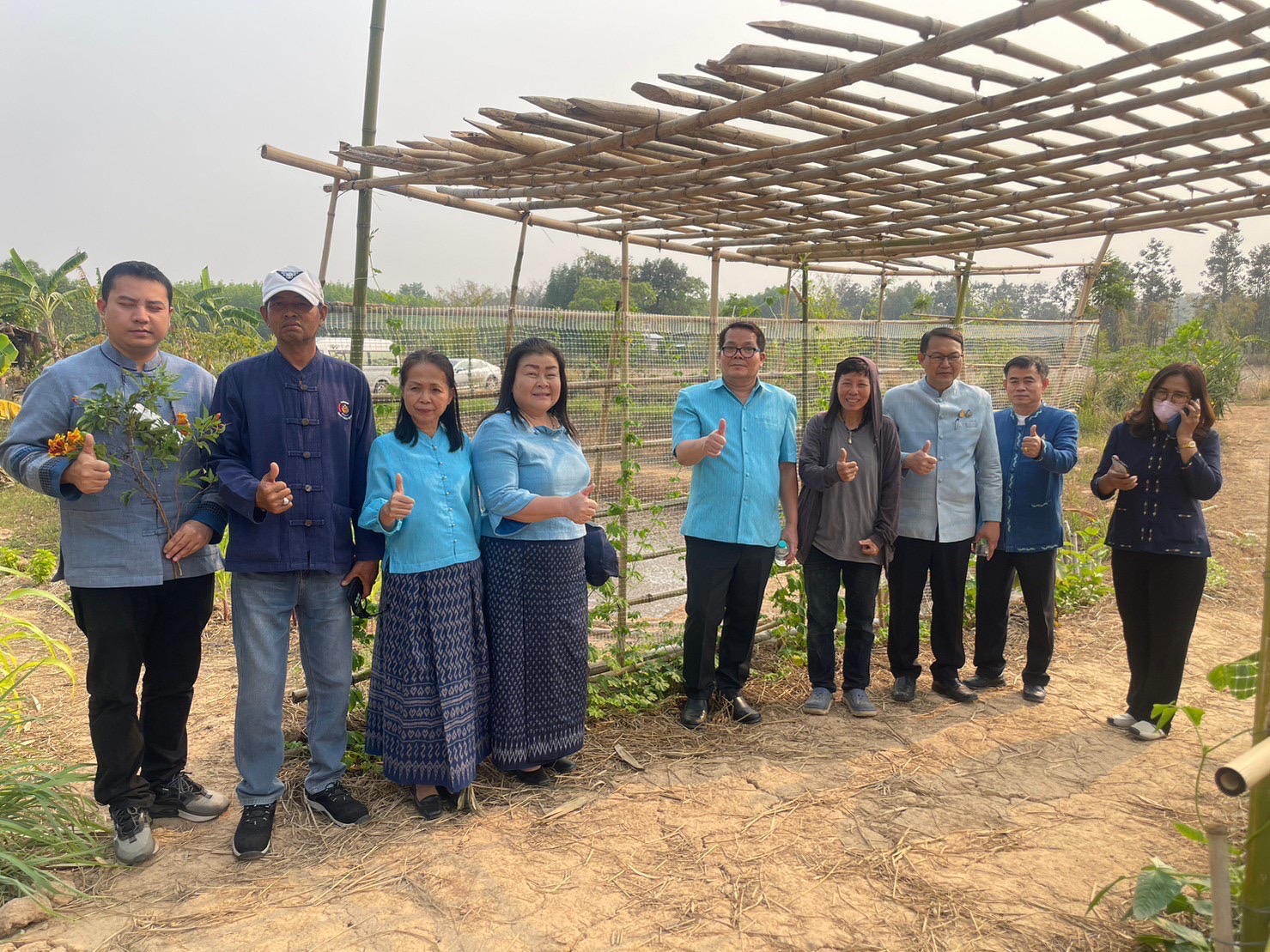 รองผู้ว่าราชการจังหวัดนครพนม ติดตามการดำเนินงานโครงการพัฒนาพื้นที่ต้นแบบการพัฒนาคุณภาพชีวิตตามหลักทฤษฎีใหม่ ประยุกต์สู่ “โคก หนอง นา โมเดล”ครัวเรือนนางพรทิพย์ บุญตา