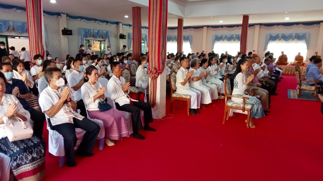 พช.นครพนม ร่วมทอดผ้าป่าสามัคคีเพื่อสมทบซื้อวัสดุอุปกรณ์สร้าง “พระธาตุแสงนคร”