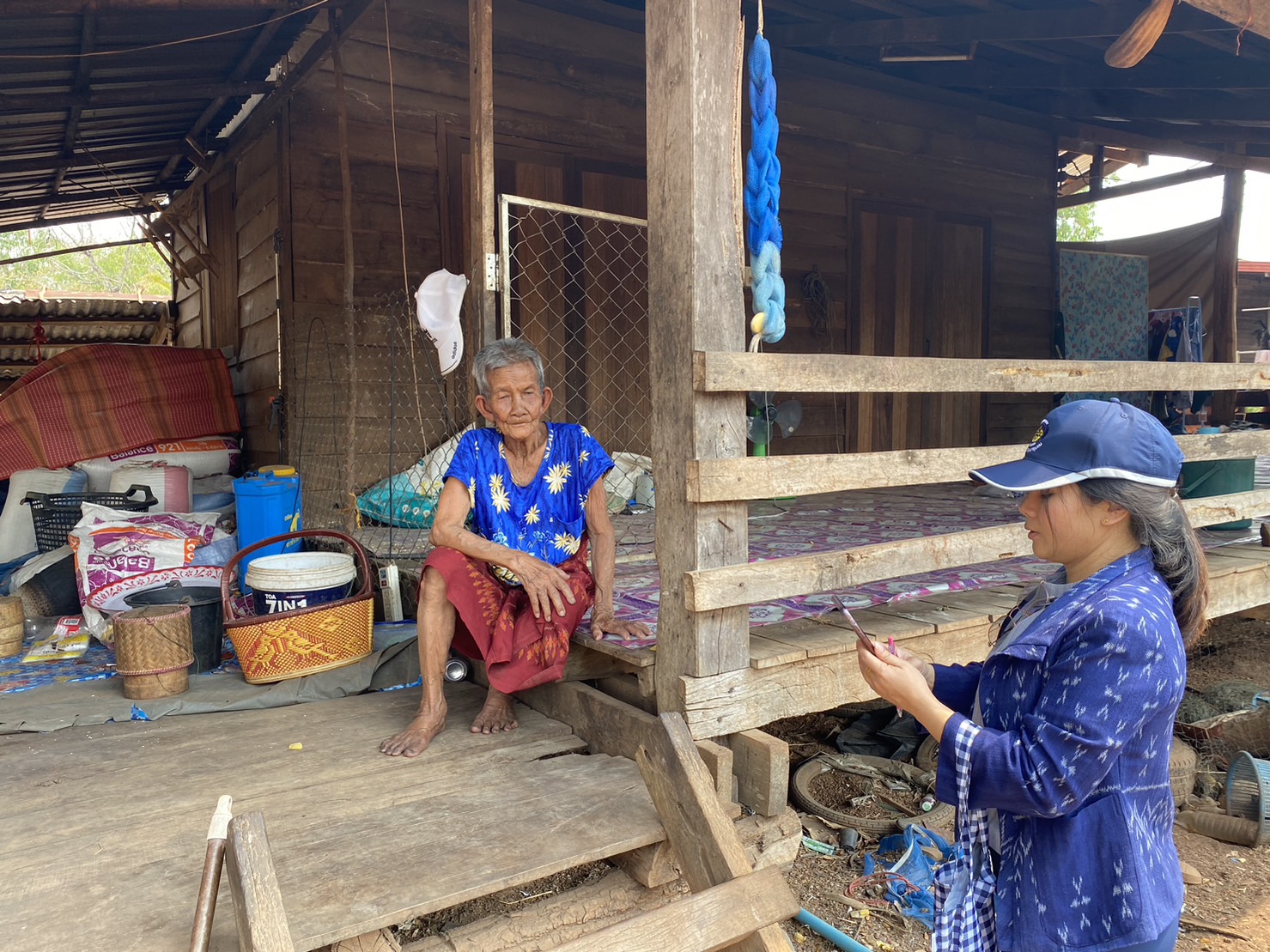 พช.นครพนม ลงพื้นที่สำรวจข้อมูลครัวเรือนประสบปัญหาด้านความเป็นอยู่ เพื่อเสนอรายชื่อขอรับการสนับสนุนซ่อมแซมบ้านภายใต้โครงการบ้านห่วงใยจากใจ GLO ประจำปี 2566 (ครั้งที่ 2)