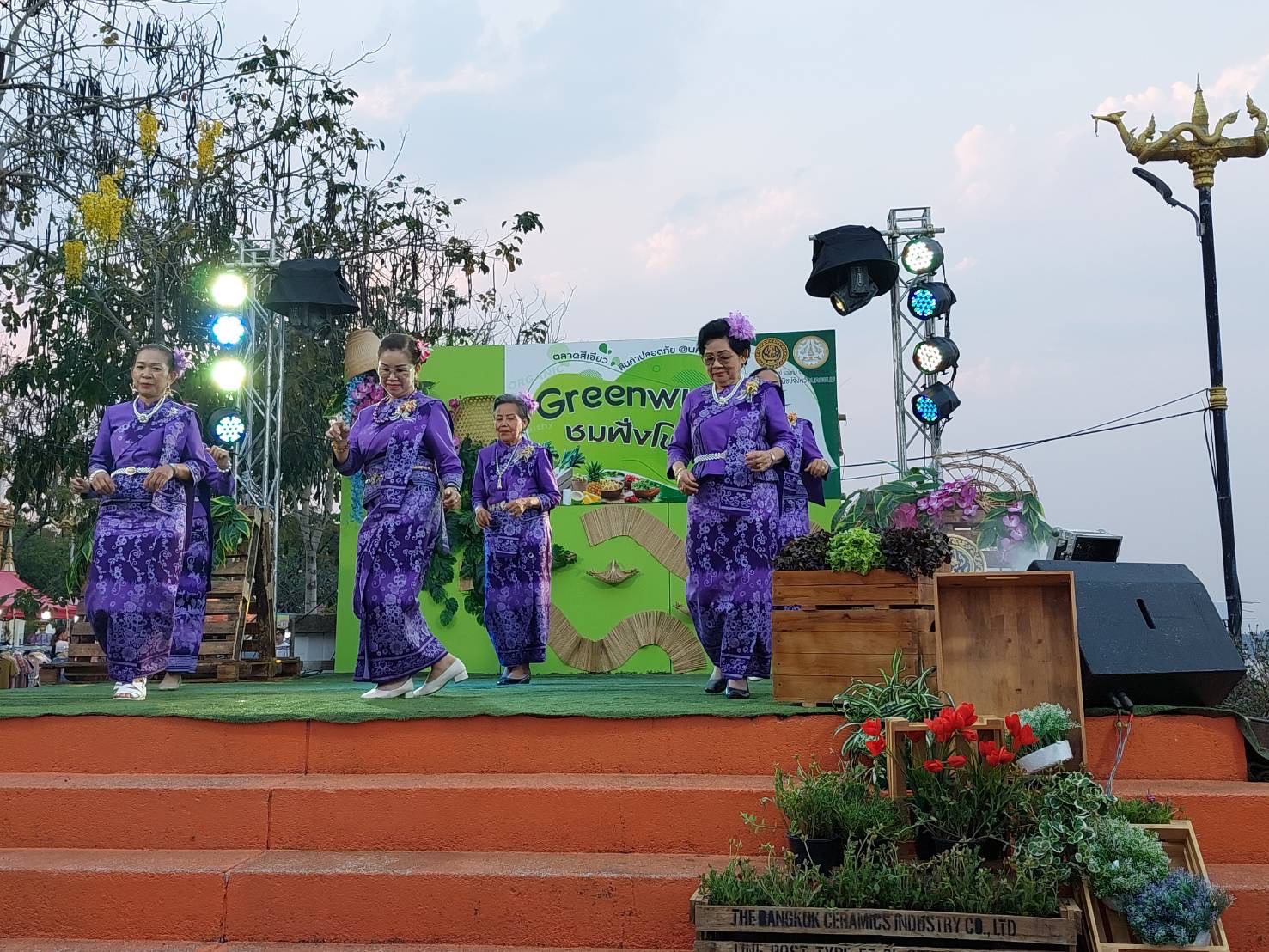จังหวัดนครพนม เปิดงาน ตลาดสีเขียว สินค้าปลอดภัย @นครพนม