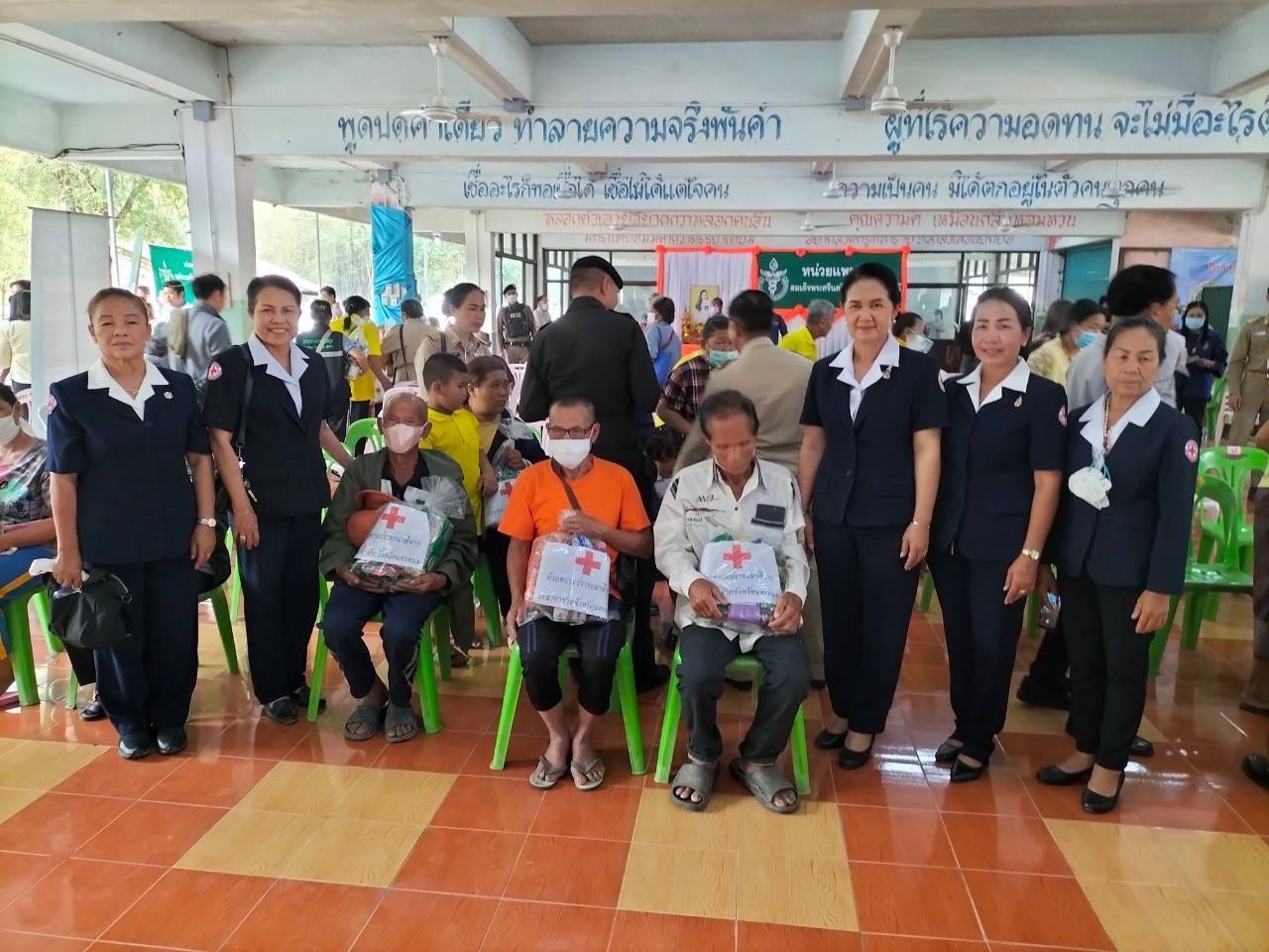 จงหวัดนครพนม ขับเคลื่อนโครงการจังหวัดเคลื่อนที่แบบบูรณาการ “หน่วยบำบัดทุกข์ บำรุงสุข สร้างรอยยิ้มให้ประชาชนจังหวัดนครพนม” และหน่วยแพทย์เคลื่อนที่ พอ.สว. จังหวัดนครพนม พื้นที่อำเภอศรีสงคราม