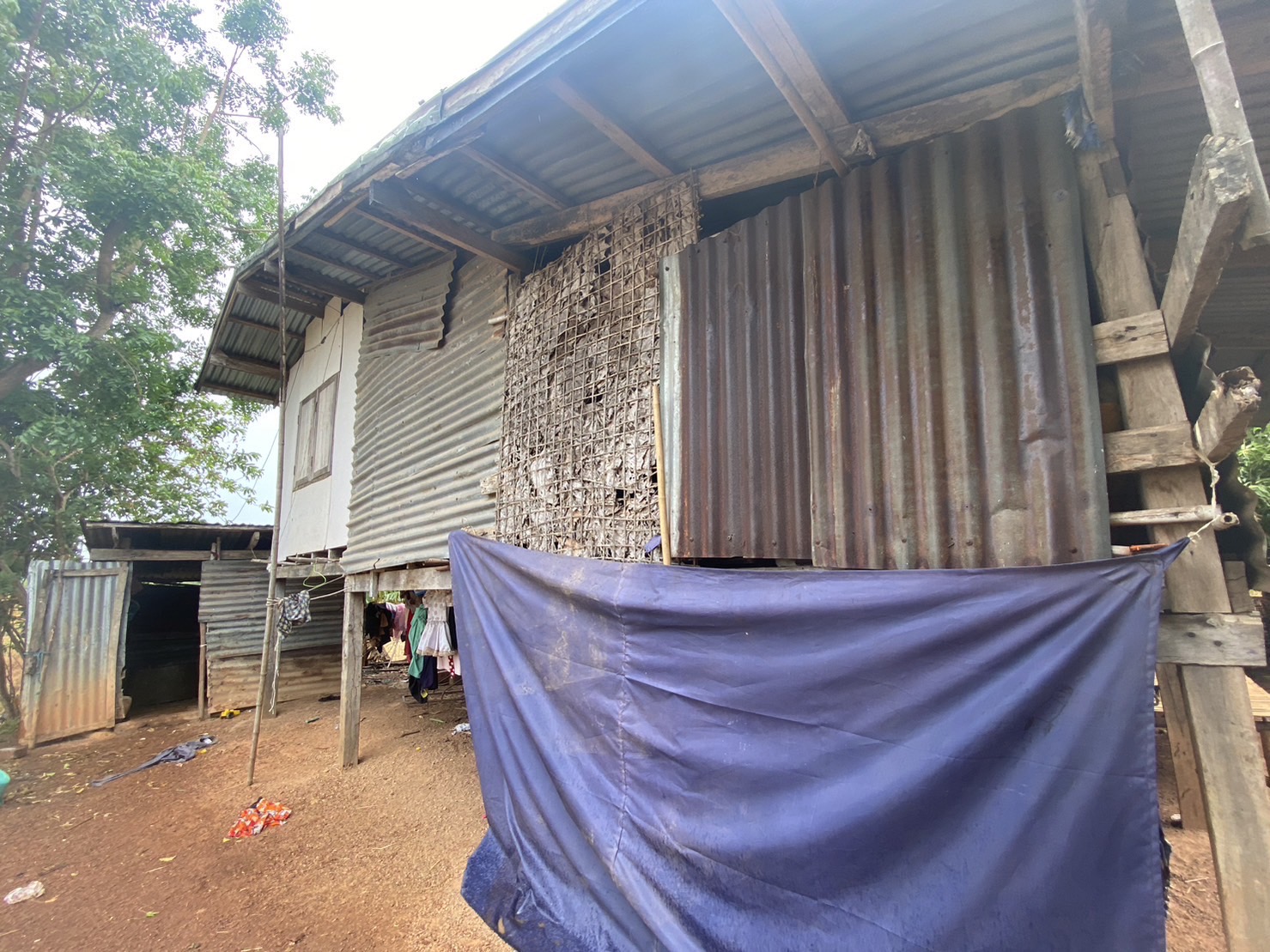 พช.นครพนม ลงพื้นที่สำรวจข้อมูลครัวเรือนประสบปัญหาด้านความเป็นอยู่ เพื่อเสนอรายชื่อขอรับการสนับสนุนซ่อมแซมบ้านภายใต้โครงการบ้านห่วงใยจากใจ GLO ประจำปี 2566 (ครั้งที่ 2)