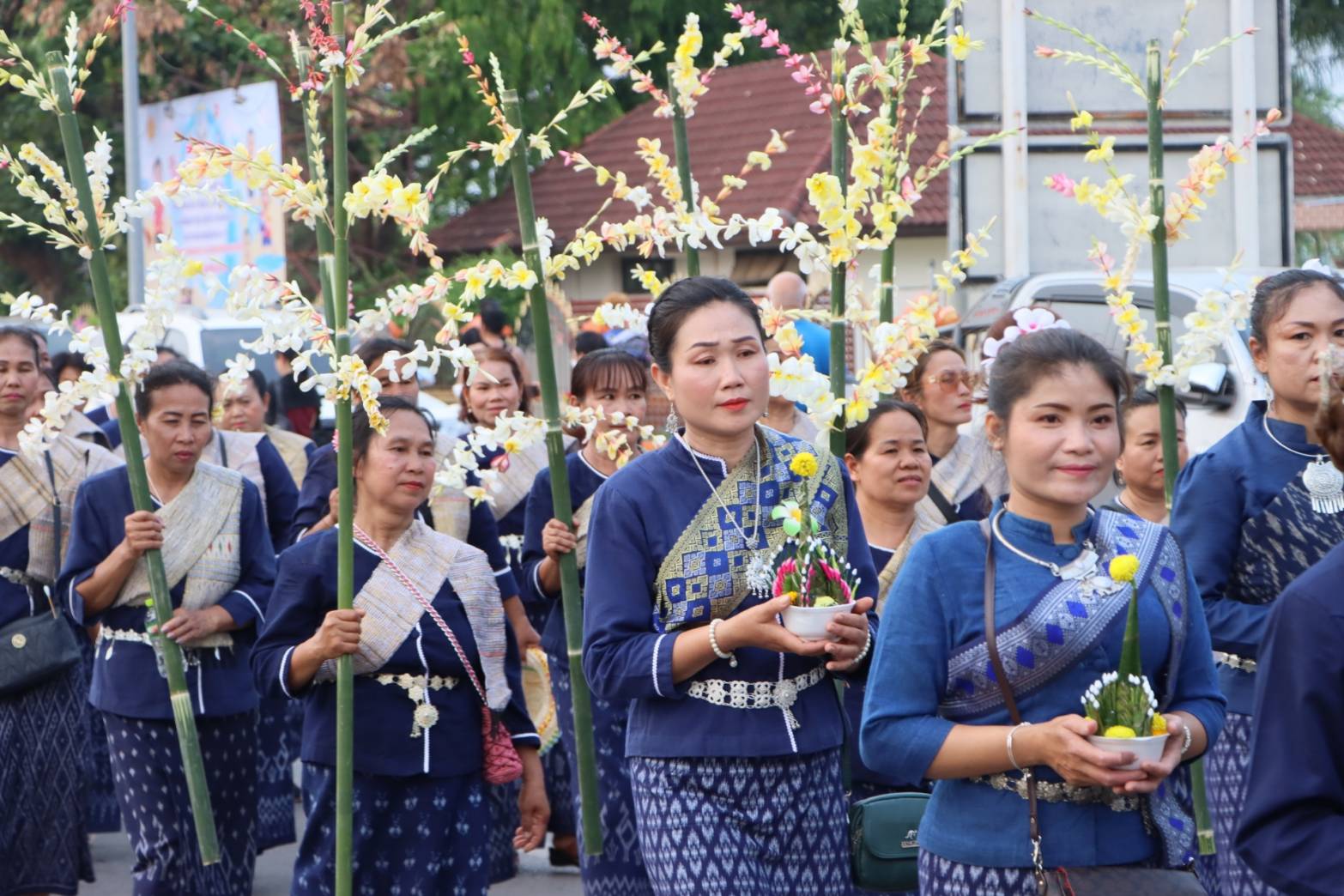 นครพนม จัดงานประเพณีสงกรานต์ และกิจกรรมส่งเสริมเทศกาลอาหารถิ่นไทนคร 9 ชนเผ่า 2 เชื้อชาติ ประจำปี 2566 “สนุกเต็มที่ และยังอิ่มบุญ อิ่มท้อง นครพนมบ้านเฮา”