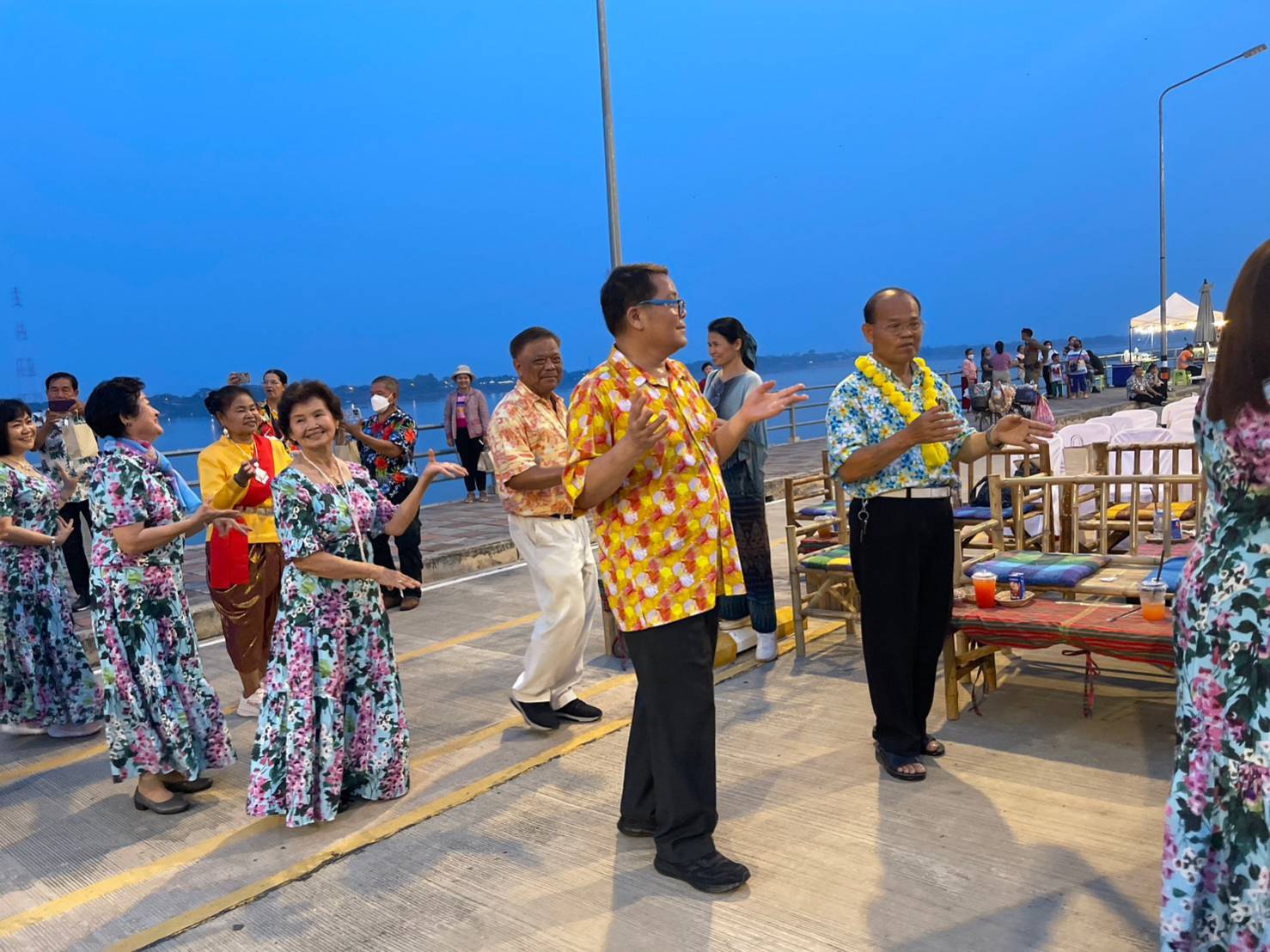 นครพนม จัดงานประเพณีสงกรานต์ และกิจกรรมส่งเสริมเทศกาลอาหารถิ่นไทนคร 9 ชนเผ่า 2 เชื้อชาติ ประจำปี 2566 “สนุกเต็มที่ และยังอิ่มบุญ อิ่มท้อง นครพนมบ้านเฮา”