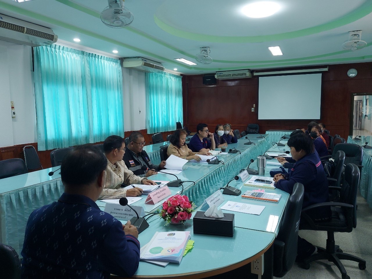 ผู้ตรวจราชการกรมการพัฒนาชุมชน เขตตรวจราชการที่ 11 ลงพื้นที่ติดตามผลการปฏิบัติราชการ อำเภอเรณูนคร จังหวัดนครพนม
