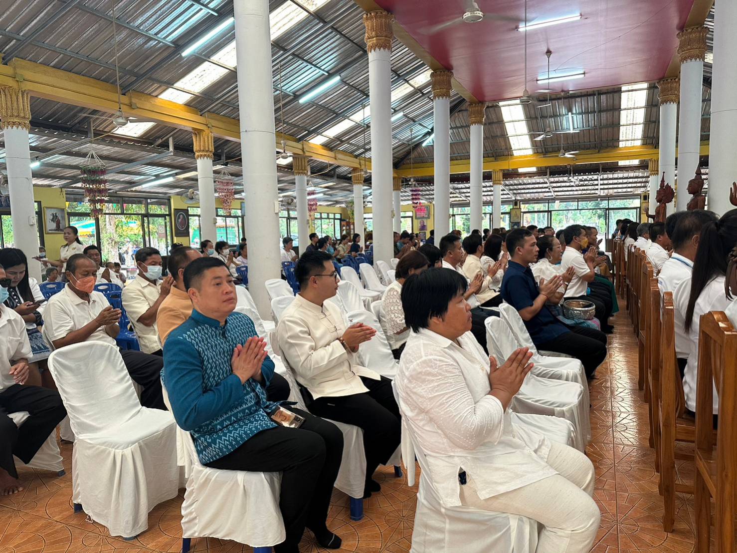 ปลัดกระทรวงมหาดไทย ทำบุญตักบาตร ถวายภัตตาหาร และประกอบพิธีถวายกุฏิขันติกโรอนุสรณ์ เสนาสนะที่พักอาศัย ของหลวงปู่อ่อนศรี ขันติกโร