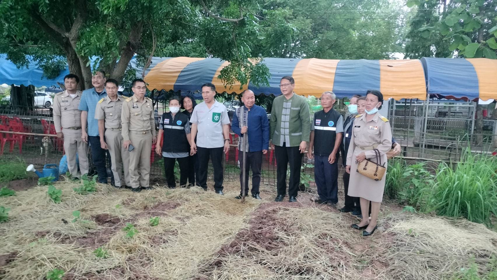 ผู้ว่าฯ นครพนม ตรวจเยี่ยมการดำเนินโครงการหนึ่งตำบล หนึ่งหมู่บ้านยั่งยืน (Sustainable Village) อำเภอเรณูนคร