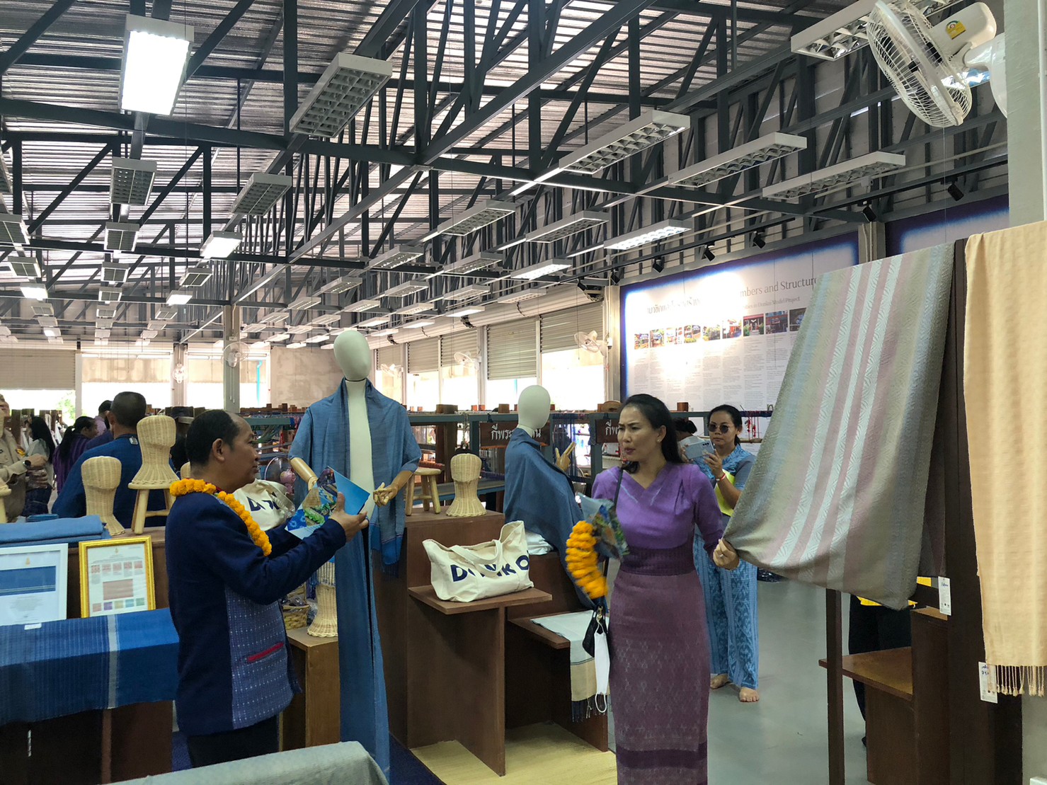 นครพนม ฟอร์มทีมแลกเปลี่ยนประสบการณ์ ศึกษาดูงานบ้านดอนกอย ต้นแบบหมู่บ้านยั่งยืน (Sustainable village) และวิชชาลัยดอนกอย วิถีแห่งการพัฒนาที่ยั่งยืน