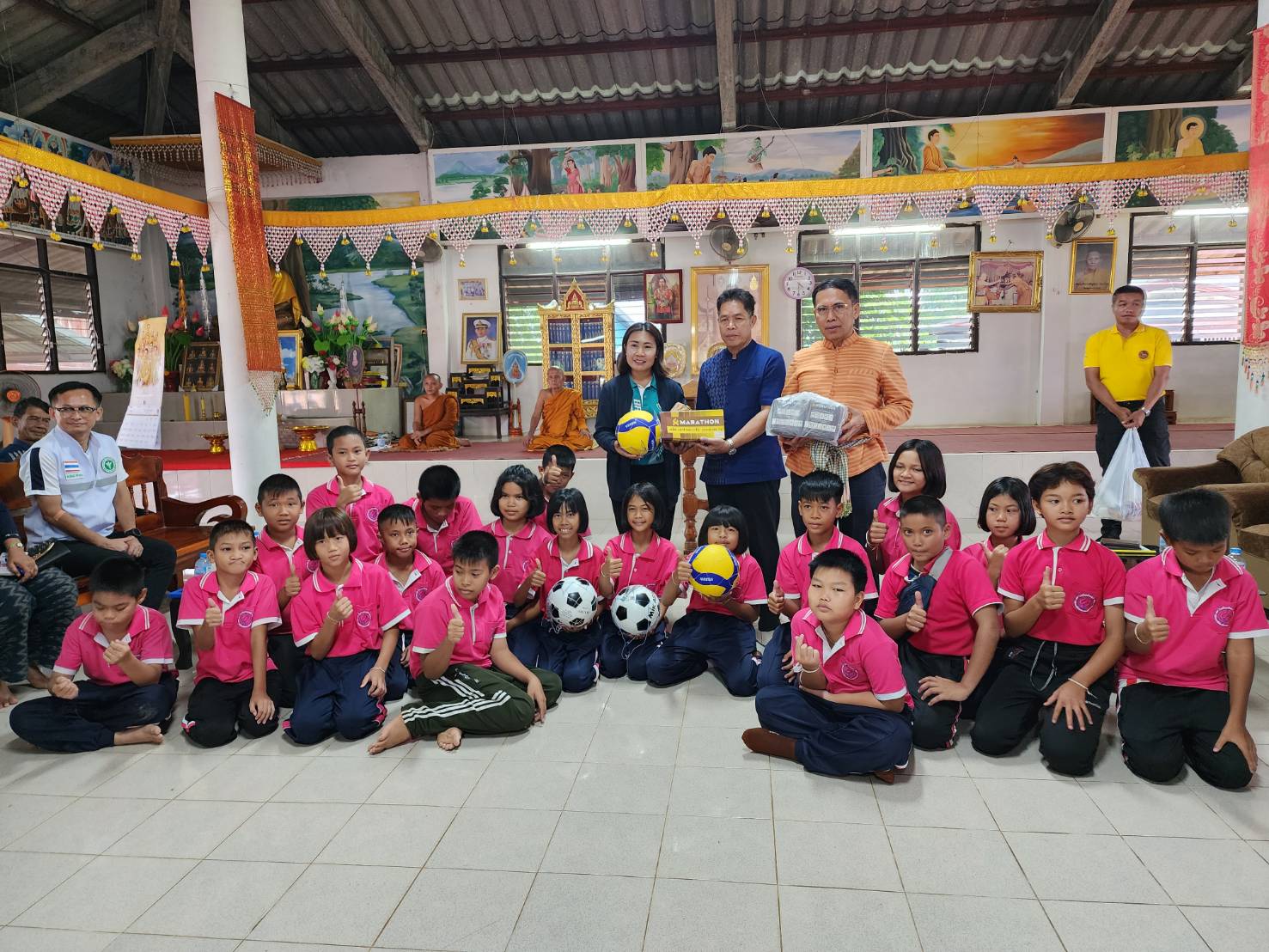 ผู้ว่าฯ นครพนม นำทีมปลัดประจำตำบลลงพื้นที่ ทำความเข้าใจ สร้าง Passion ปลุกความเป็นคนมหาดไทย สนับสนุนการดำเนินโครงการ “หมู่บ้านยั่งยืน” (Sustainable Village)