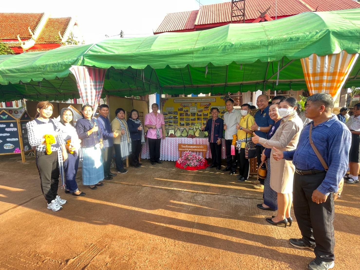 นครพนม คัดสรรสุดยอดกิจกรรมพัฒนาชุมชนดีเด่น ประจำปี 2566 ในพื้นที่อำเภอโพนสวรรค์ และอำเภอนาหว้า