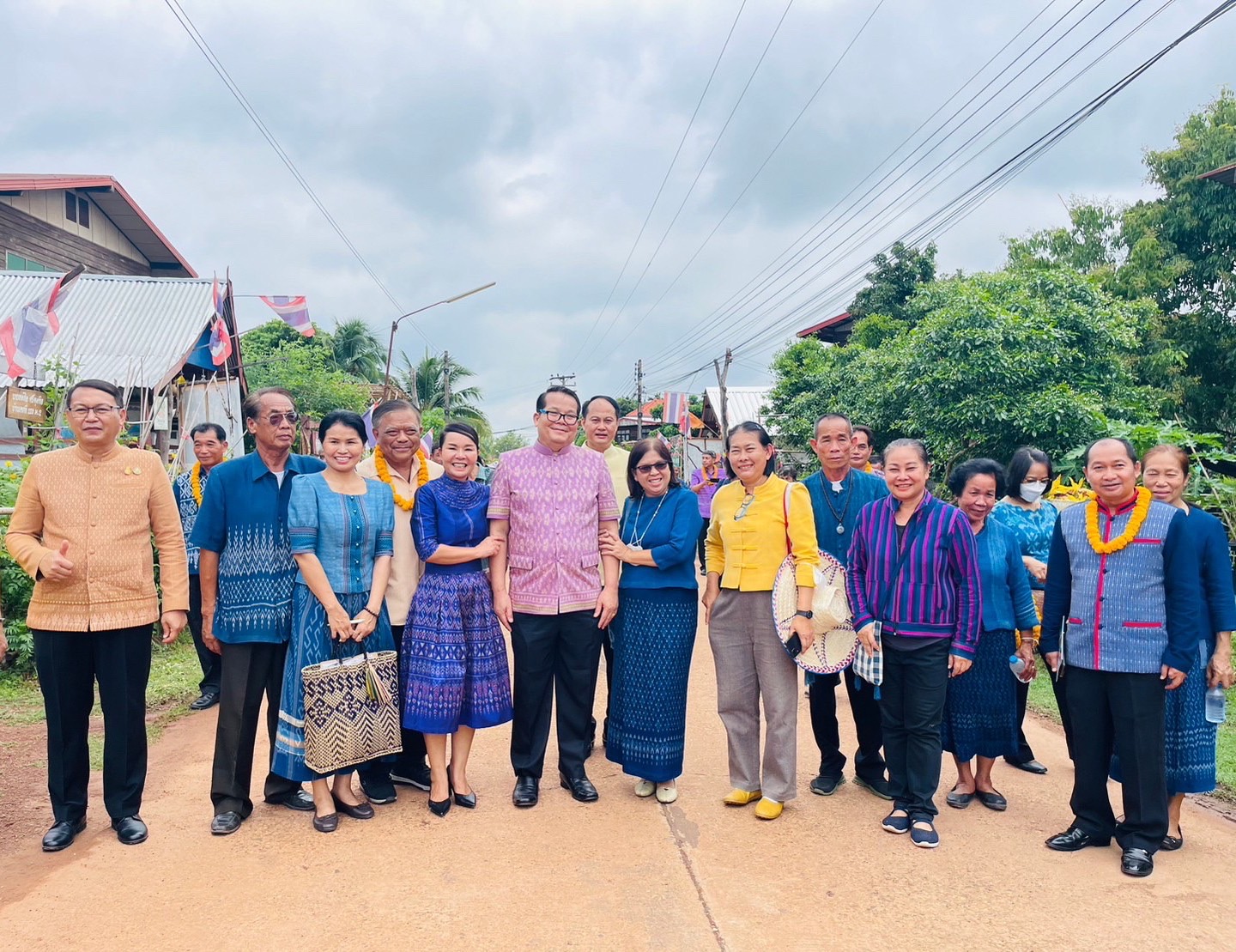 นครพนม ฟอร์มทีมแลกเปลี่ยนประสบการณ์ ศึกษาดูงานบ้านดอนกอย ต้นแบบหมู่บ้านยั่งยืน (Sustainable village) และวิชชาลัยดอนกอย วิถีแห่งการพัฒนาที่ยั่งยืน