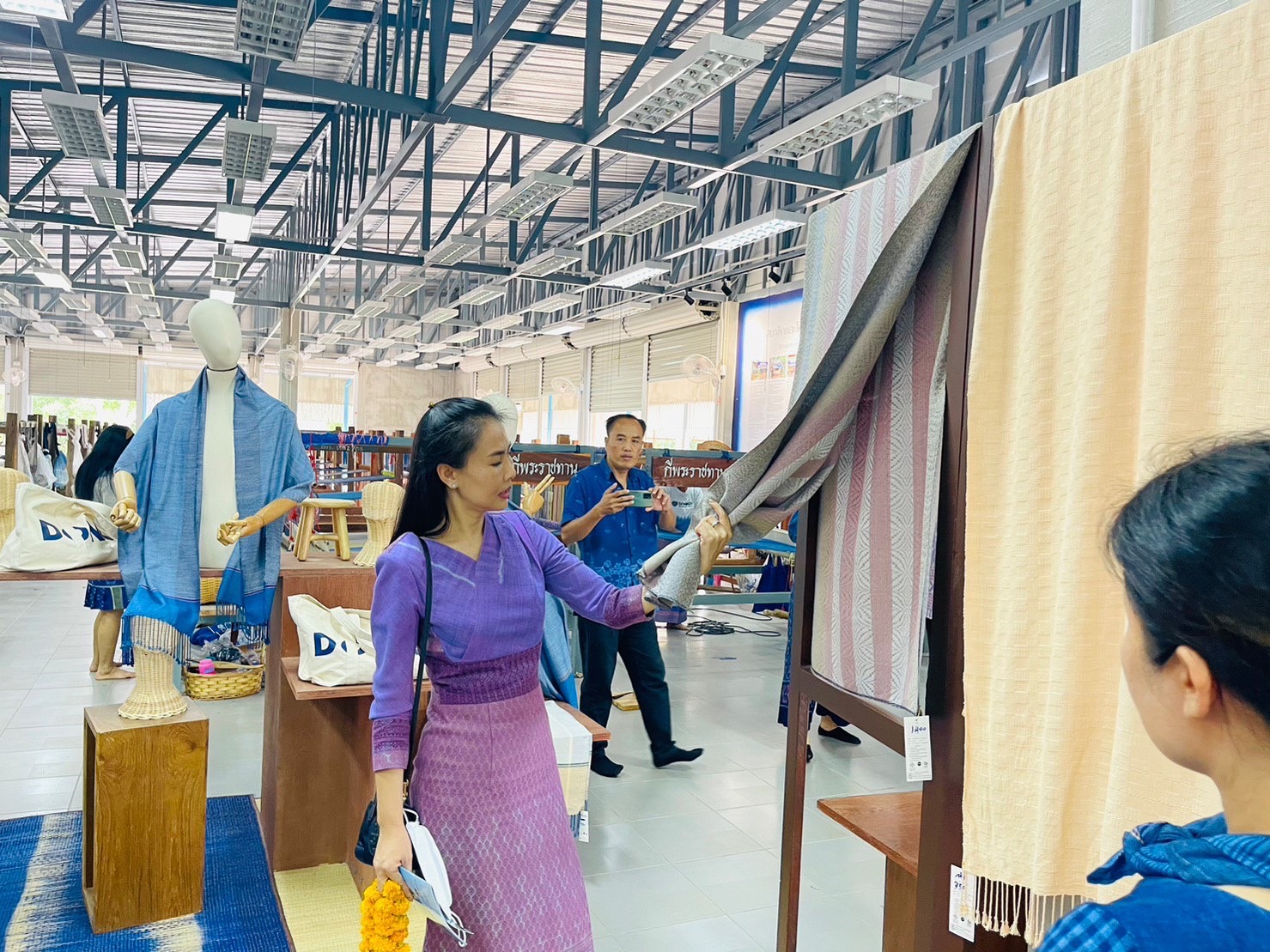 นครพนม ฟอร์มทีมแลกเปลี่ยนประสบการณ์ ศึกษาดูงานบ้านดอนกอย ต้นแบบหมู่บ้านยั่งยืน (Sustainable village) และวิชชาลัยดอนกอย วิถีแห่งการพัฒนาที่ยั่งยืน