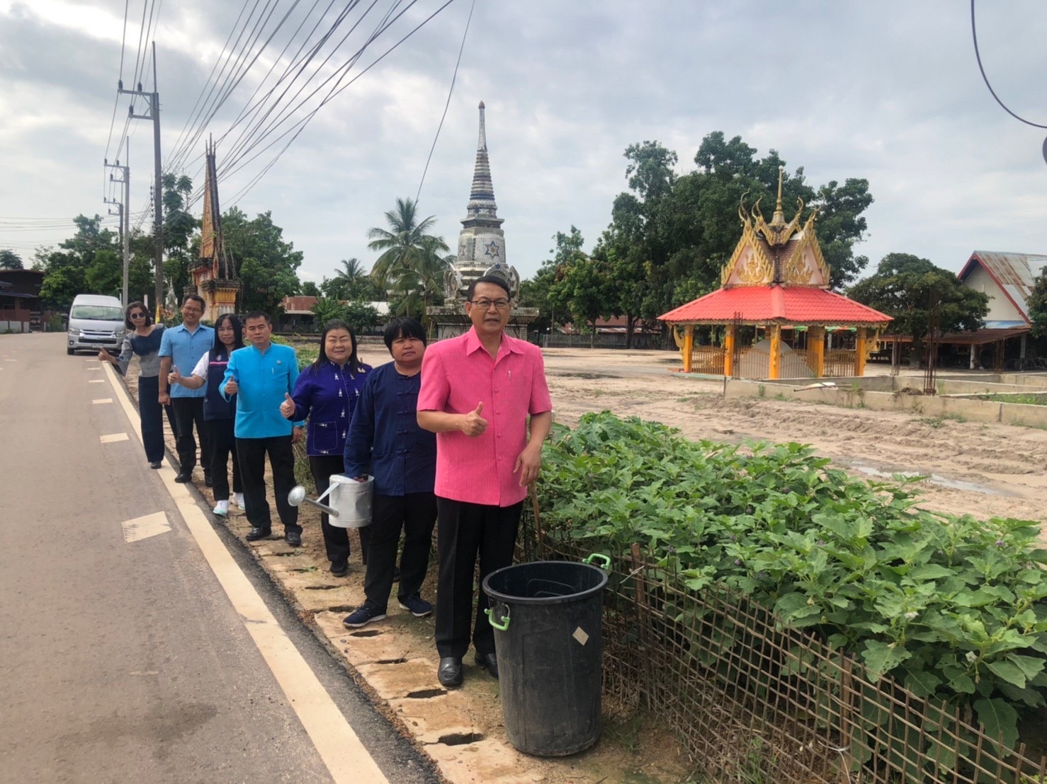 พช.นครพนม เยี่ยมชมผลผลิตแปลงผัก วัด ประชา รัฐ สร้างสุข อำเภอนาทม จังหวัดนครพนม