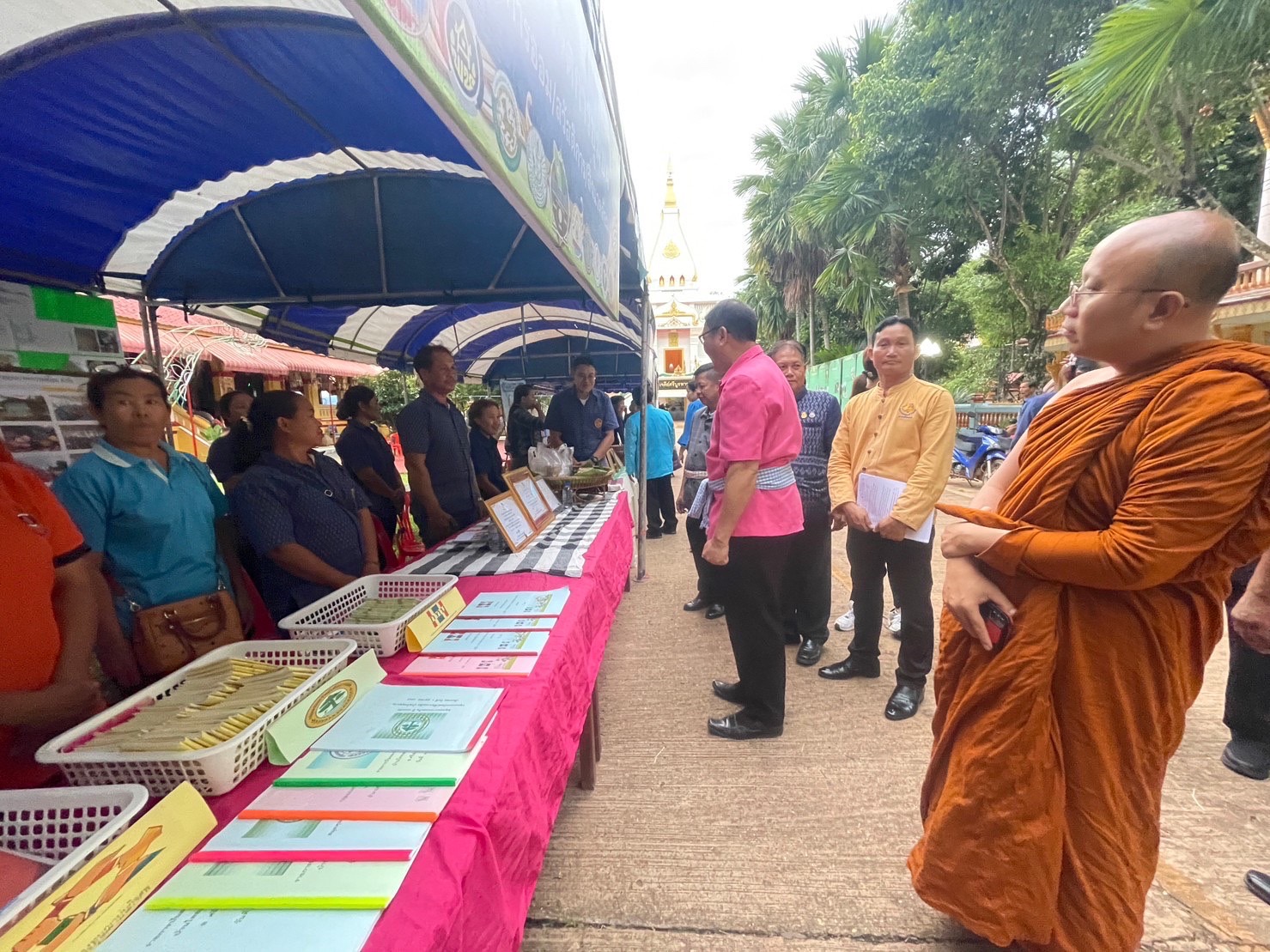 พช.นครพนม ลงพื้นที่คัดสรรสุดยอดกิจกรรมพัฒนาชุมชนดีเด่น ประจำปี 2566 ในพื้นที่อำเภอนาทม และอำเภอศรีสงคราม