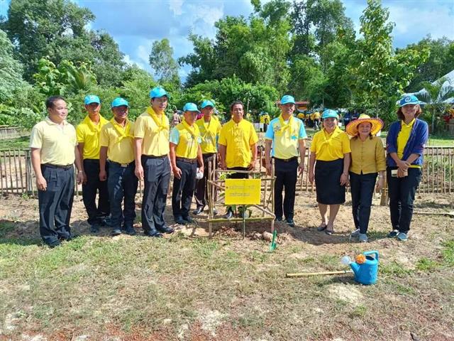 จังหวัดนครพนม พร้อมใจกันจัดกิจกรรมเฉลิมพระเกียรติพระบาทสมเด็จพระปรเมนทรรามาธิบดีศรีสินทร มหาวชิราลงกรณ พระวชิรเกล้าเจ้าอยู่หัว เนื่องในโอกาสวันเฉลิมพระชนมพรรษา 28 กรกฎาคม 2566  “จิตอาสาพัฒนาชุมชน เอามื้อสามัคคี ทำความดีถวายในหลวง”