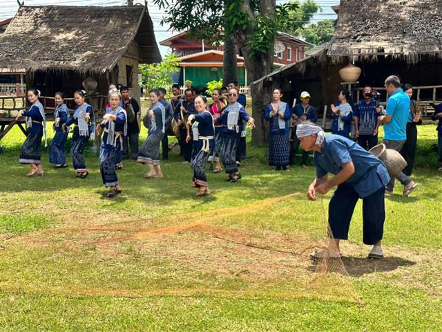 พช.นครพนม ร่วมประชาสัมพันธ์หมู่บ้านท่องเที่ยว OTOP Village พื้นที่ตำบลหนองสังข์ อำเภอนาแก จังหวัดนครพนม