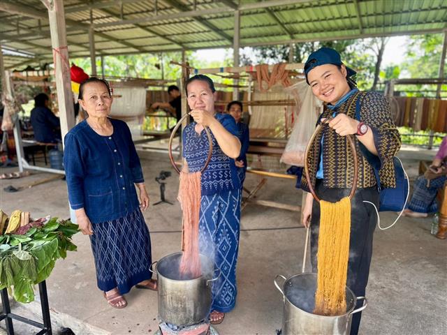 พช.นครพนม ร่วมประชาสัมพันธ์หมู่บ้านท่องเที่ยว OTOP Village พื้นที่ตำบลหนองสังข์ อำเภอนาแก จังหวัดนครพนม