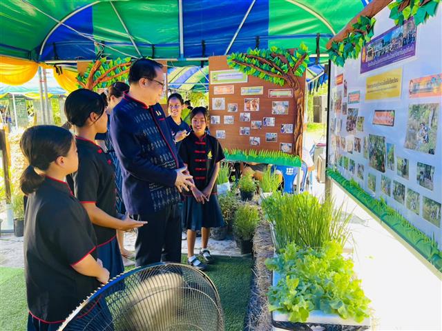 นครพนม คัดสรรตำบลเข้มแข็งตามหลักปรัชญาของเศรษฐกิจพอเพียงดีเลิศระดับจังหวัด และหมู่บ้านเศรษฐกิจพอเพียง “อยู่เย็น เป็นสุข”  ประจำปี 2566 ในพื้นที่อำเภอนาแก และอำเภอธาตุพนม