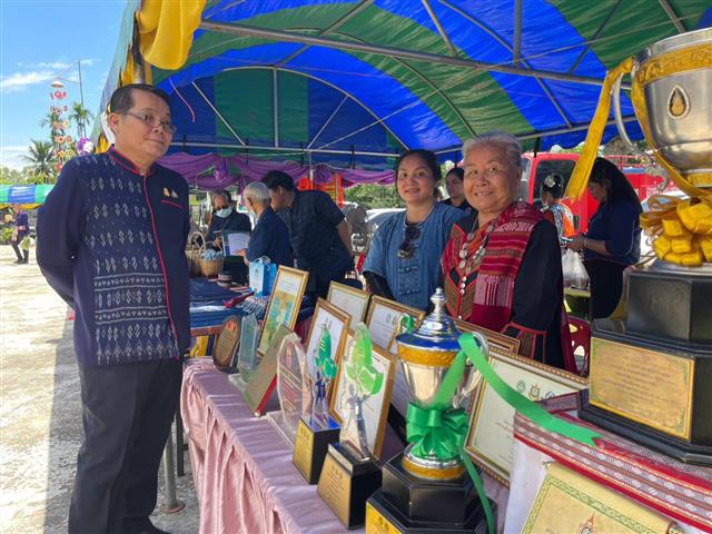 นครพนม คัดสรรตำบลเข้มแข็งตามหลักปรัชญาของเศรษฐกิจพอเพียงดีเลิศระดับจังหวัด และหมู่บ้านเศรษฐกิจพอเพียง “อยู่เย็น เป็นสุข”  ประจำปี 2566 ในพื้นที่อำเภอนาแก และอำเภอธาตุพนม