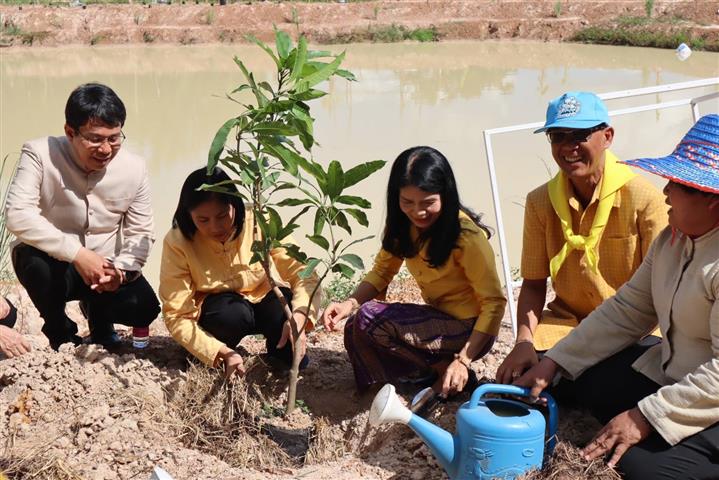 จังหวัดนครพนม พร้อมใจกันจัดกิจกรรมเฉลิมพระเกียรติพระบาทสมเด็จพระปรเมนทรรามาธิบดีศรีสินทร มหาวชิราลงกรณ พระวชิรเกล้าเจ้าอยู่หัว เนื่องในโอกาสวันเฉลิมพระชนมพรรษา 28 กรกฎาคม 2566  “จิตอาสาพัฒนาชุมชน เอามื้อสามัคคี ทำความดีถวายในหลวง”