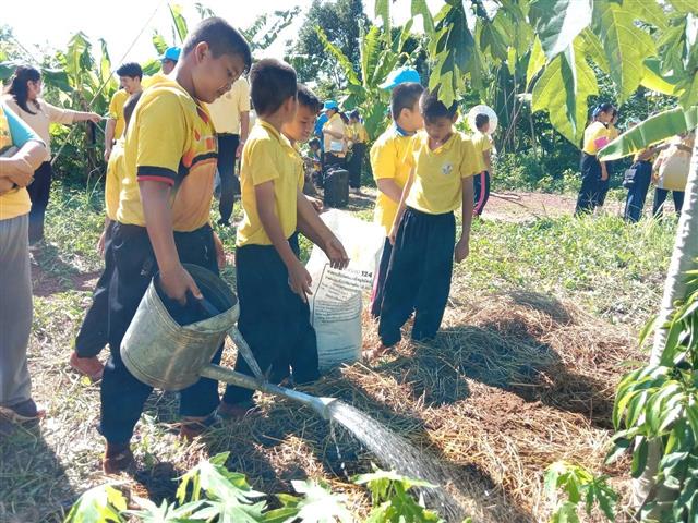 จังหวัดนครพนม พร้อมใจกันจัดกิจกรรมเฉลิมพระเกียรติพระบาทสมเด็จพระปรเมนทรรามาธิบดีศรีสินทร มหาวชิราลงกรณ พระวชิรเกล้าเจ้าอยู่หัว เนื่องในโอกาสวันเฉลิมพระชนมพรรษา 28 กรกฎาคม 2566  “จิตอาสาพัฒนาชุมชน เอามื้อสามัคคี ทำความดีถวายในหลวง”