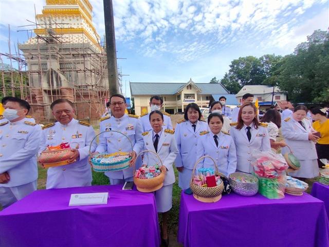 พช.นครพนม ร่วมทำบุญตักบาตรและปล่อยพันธุ์สัตว์น้ำถวายพระราชกุศลเป็นพระบาทสมเด็จพระเจ้าอยู่หัว เนื่องในโอกาสวันเฉลิมพระชนมพรรษา 28 กรกฎาคม 2566