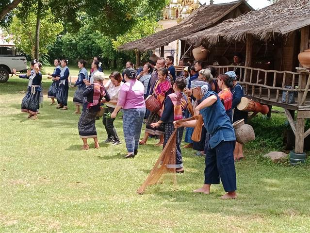 พช.นครพนม ร่วมประชาสัมพันธ์หมู่บ้านท่องเที่ยว OTOP Village พื้นที่ตำบลหนองสังข์ อำเภอนาแก จังหวัดนครพนม