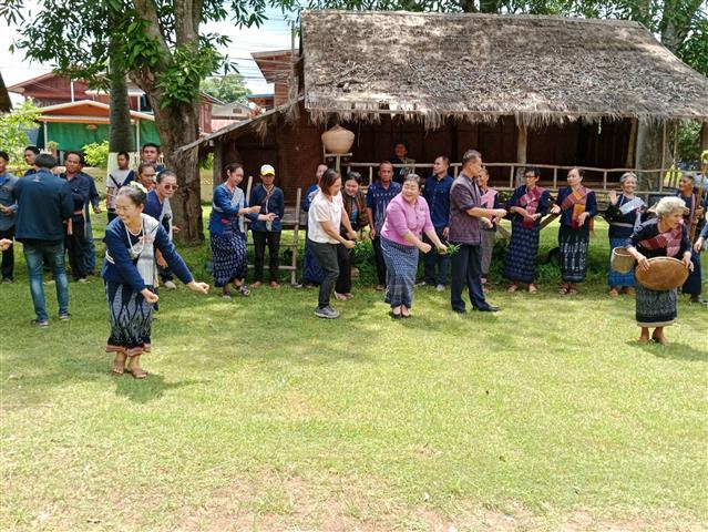 พช.นครพนม ร่วมประชาสัมพันธ์หมู่บ้านท่องเที่ยว OTOP Village พื้นที่ตำบลหนองสังข์ อำเภอนาแก จังหวัดนครพนม