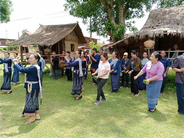พช.นครพนม ร่วมประชาสัมพันธ์หมู่บ้านท่องเที่ยว OTOP Village พื้นที่ตำบลหนองสังข์ อำเภอนาแก จังหวัดนครพนม