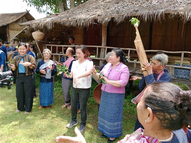 พช.นครพนม ร่วมประชาสัมพันธ์หมู่บ้านท่องเที่ยว OTOP Village พื้นที่ตำบลหนองสังข์ อำเภอนาแก จังหวัดนครพนม