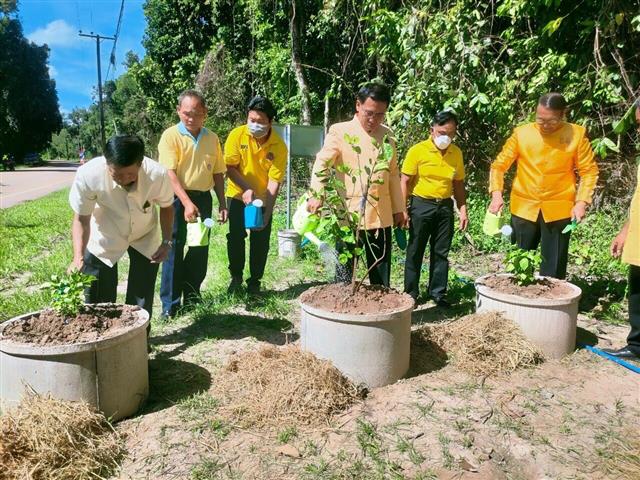 จังหวัดนครพนม พร้อมใจกันจัดกิจกรรมเฉลิมพระเกียรติพระบาทสมเด็จพระปรเมนทรรามาธิบดีศรีสินทร มหาวชิราลงกรณ พระวชิรเกล้าเจ้าอยู่หัว เนื่องในโอกาสวันเฉลิมพระชนมพรรษา 28 กรกฎาคม 2566  “จิตอาสาพัฒนาชุมชน เอามื้อสามัคคี ทำความดีถวายในหลวง”