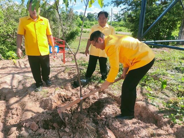 จังหวัดนครพนม พร้อมใจกันจัดกิจกรรมเฉลิมพระเกียรติพระบาทสมเด็จพระปรเมนทรรามาธิบดีศรีสินทร มหาวชิราลงกรณ พระวชิรเกล้าเจ้าอยู่หัว เนื่องในโอกาสวันเฉลิมพระชนมพรรษา 28 กรกฎาคม 2566  “จิตอาสาพัฒนาชุมชน เอามื้อสามัคคี ทำความดีถวายในหลวง”