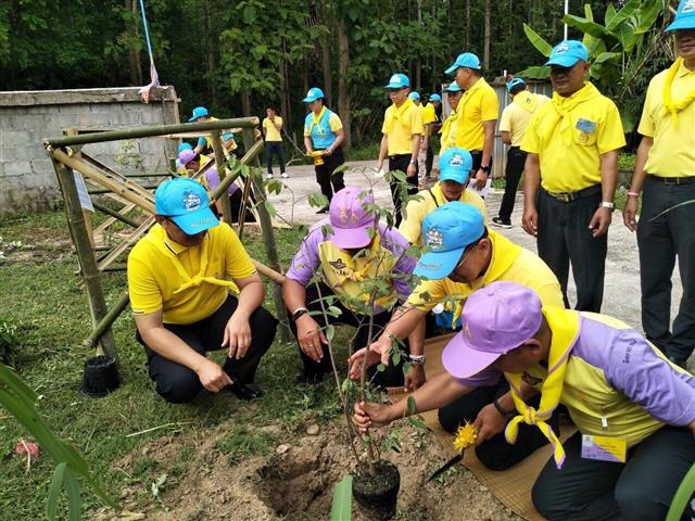 จังหวัดนครพนม   จัดกิจกรรมจิตอาสาเนื่องในวันคล้ายวันพระบรมราชสมภพพระบาทสมเด็จพระเจ้าอยู่หัว ประจำปี 2566