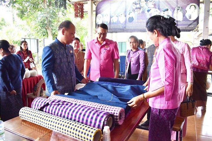จังหวัดนครพนม เข้าร่วมการคัดเลือกคนกองทุนพัฒนาบทบาทสตรีดีเด่น ระดับเขตตรวจราชการ ประจำปี 2566